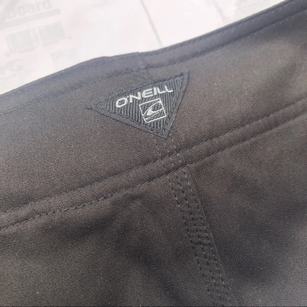 O’neill black and plaid men’s swim board shorts size 28